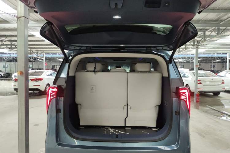 Used Buick Century 2023 2.0T Seven-Seater Yinshi Edition Trunk