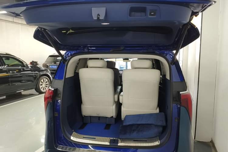 Used Buick Century 2023 2.0T Six-Seater Yinshi Edition Trunk