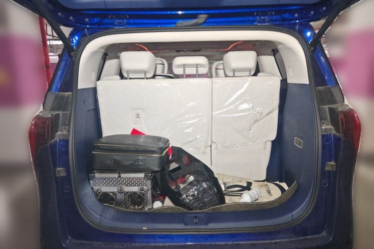 Used Buick Century 2023 2.0T Seven-Seater Yinshi Edition Trunk