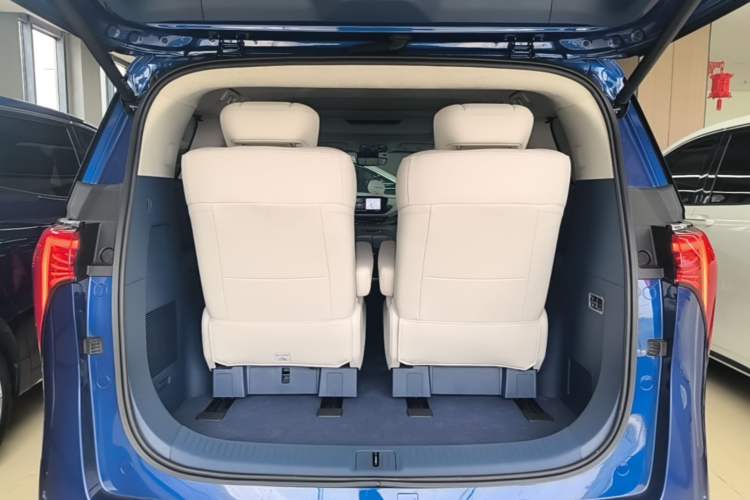 Used Buick Century 2023 2.0T Six-Seater Yinshi Edition Trunk