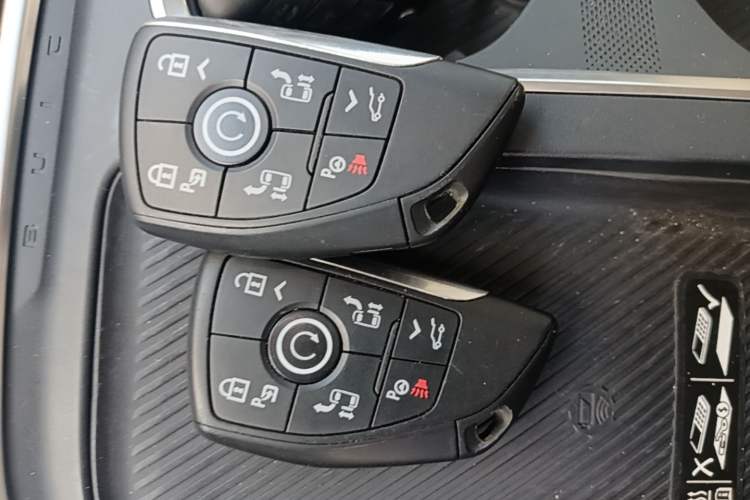 Used Buick Century 2023 2.0T Six-Seater Yinshi Edition Vehicle Key