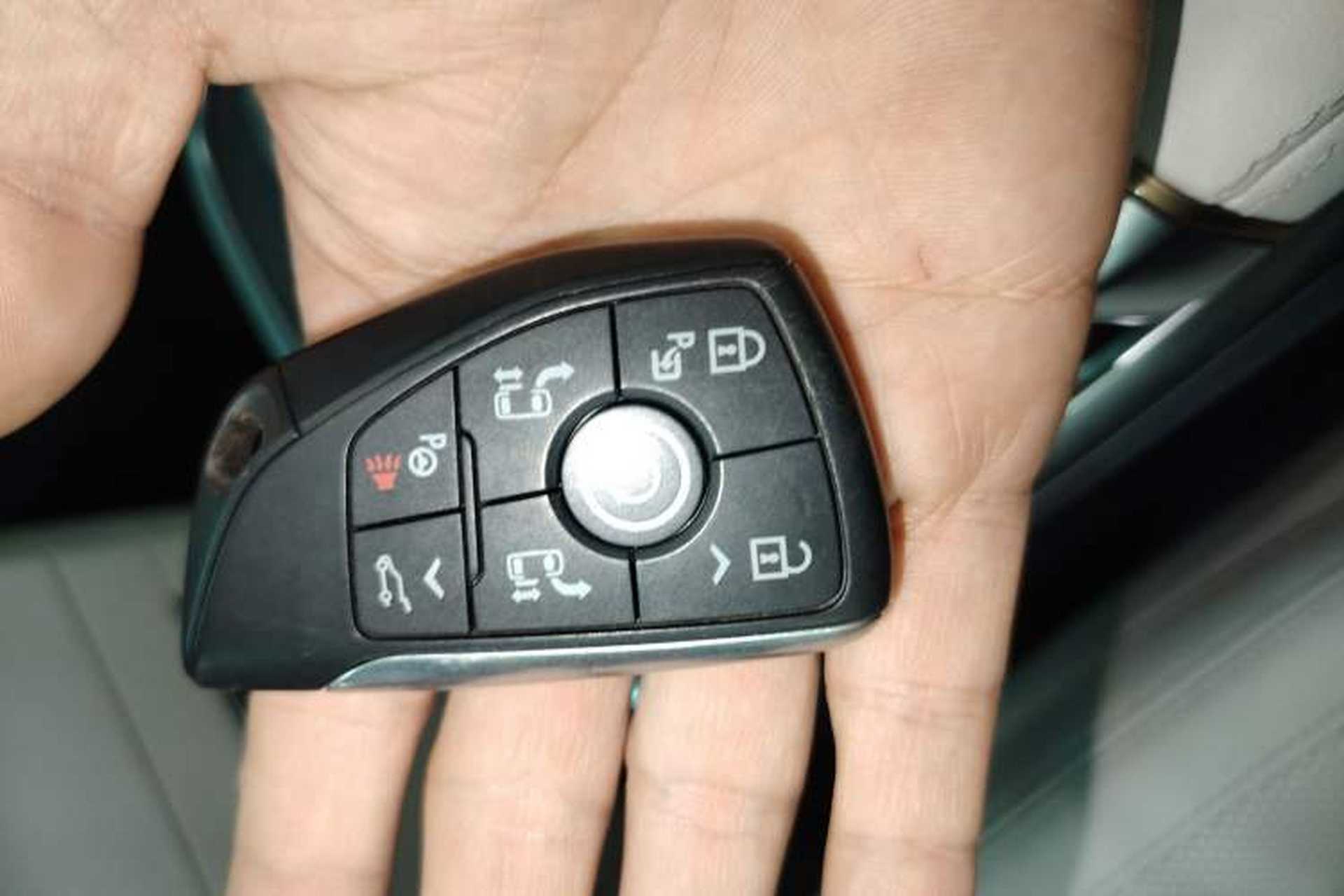 Used Buick Century 2023 2.0T Six-Seater Yinshi Edition Vehicle Key