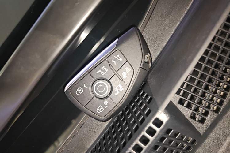 Used Buick Century 2023 2.0T Six-Seater Yinshi Edition Vehicle Key