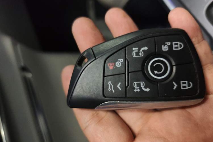 Used Buick Century 2023 2.0T Four-Seat Private Edition Vehicle Key
