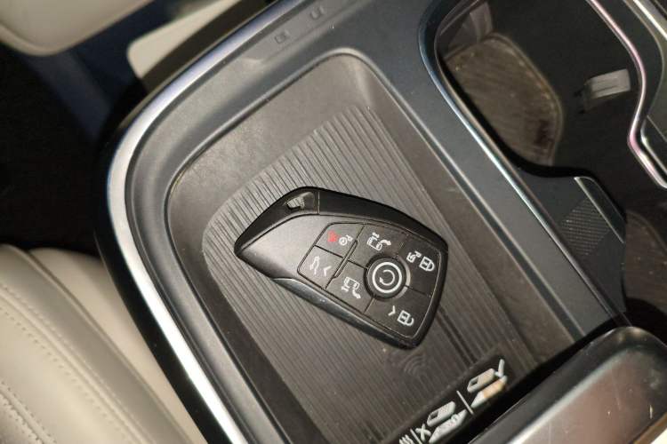 Used Buick Century 2023 2.0T Six-Seater Yinshi Edition Vehicle Key