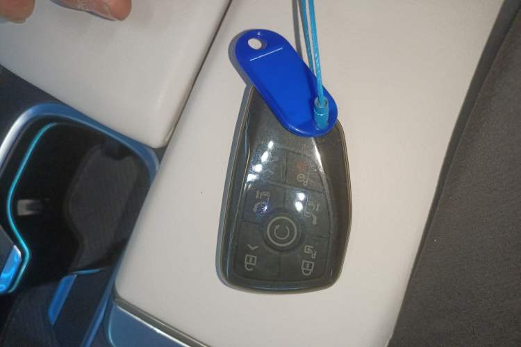 Used Buick Century 2023 2.0T Seven-Seater Yinshi Edition Vehicle Key