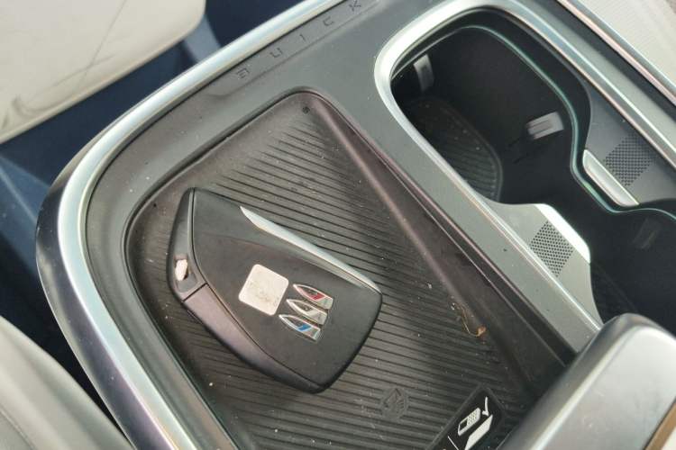Used Buick Century 2023 2.0T Six-Seater Yinshi Edition Vehicle Key