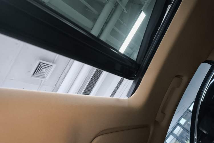 Used Buick Century 2023 2.0T Seven-Seater Deluxe Edition Headliner