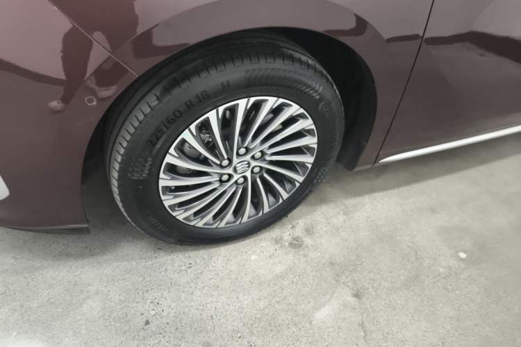 Used Buick Century 2023 2.0T Seven-Seater Deluxe Edition Left Front Wheel Hub