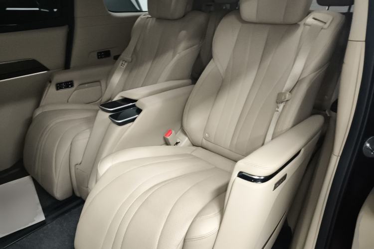 Used Buick Century 2023 2.0T Seven-Seater Deluxe Edition Left Rear Seat