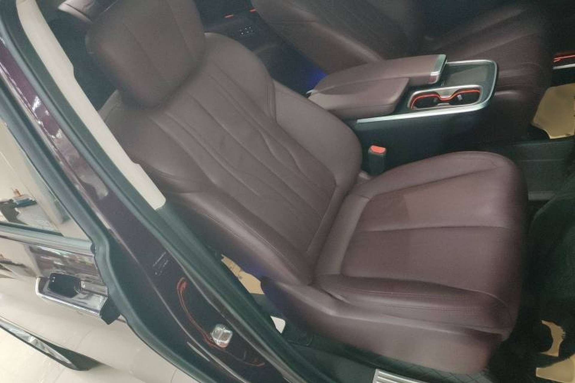Used Buick Century 2023 2.0T Six-Seater Yinshi Edition Right Front Seat