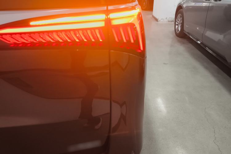 Used Buick Century 2023 2.0T Seven-Seater Deluxe Edition Right Rear Taillight