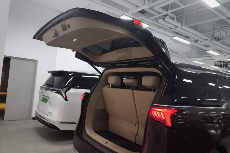 Used Buick Century 2023 2.0T Seven-Seater Deluxe Edition Trunk