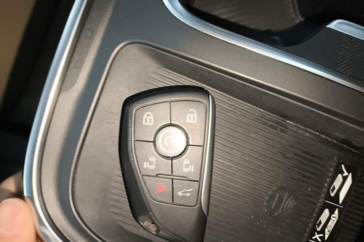 Used Buick Century 2023 2.0T Seven-Seater Deluxe Edition Vehicle Key