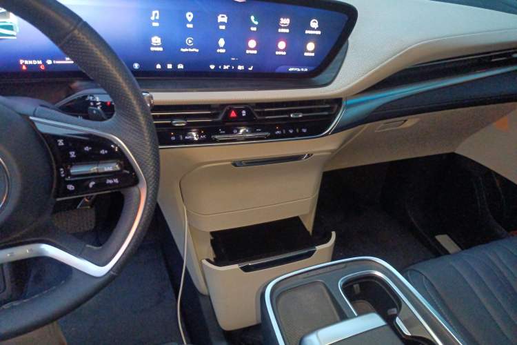 Used Buick Century 2023 2.0T Four-Seat Private Edition Audio And AC Panel