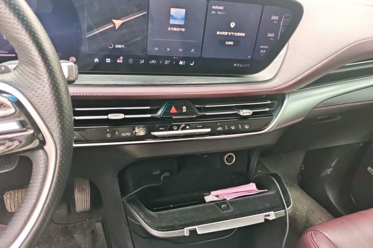 Used Buick Century 2023 2.0T Six-Seater Yinshi Edition Audio And AC Panel