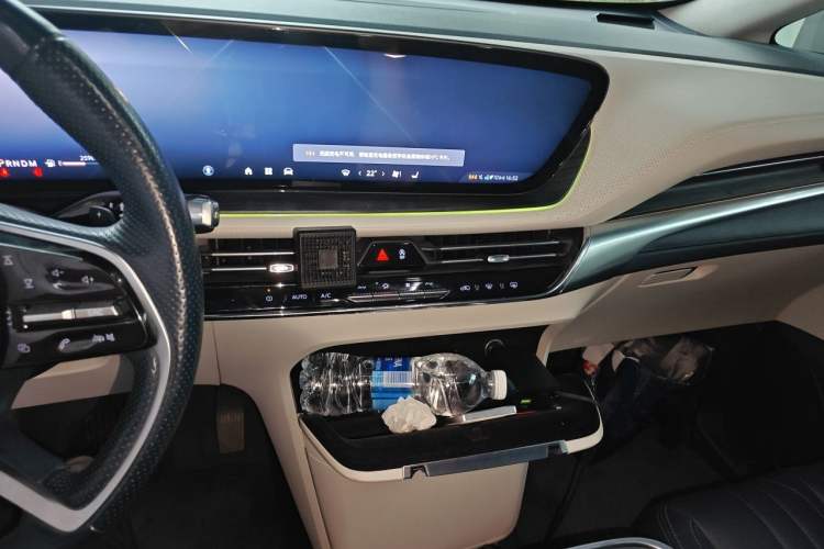Used Buick Century 2023 2.0T Four-Seat Private Edition Audio And AC Panel