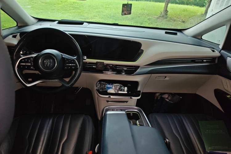 Used Buick Century 2023 2.0T Four-Seat Private Edition Center Console