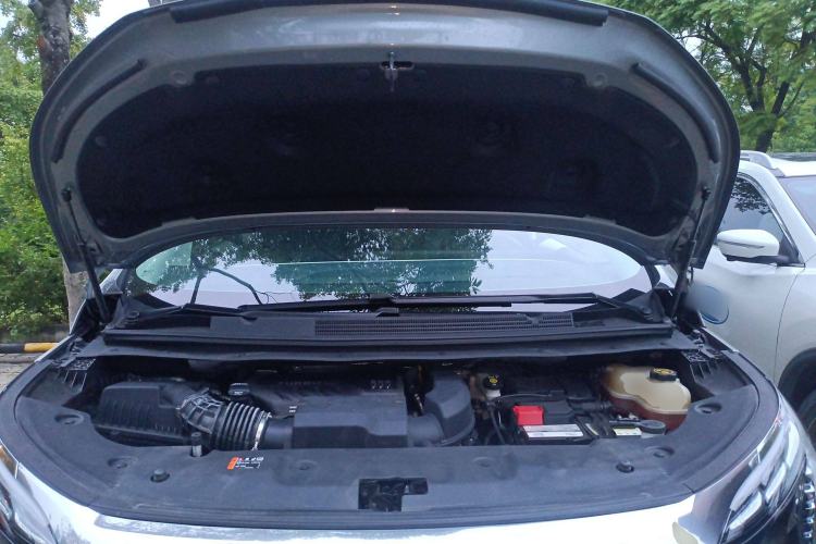 Used Buick Century 2023 2.0T Four-Seat Private Edition Engine Bay