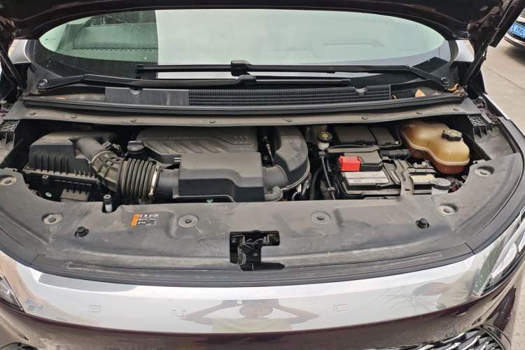 Used Buick Century 2023 2.0T Six-Seater Yinshi Edition Engine Bay