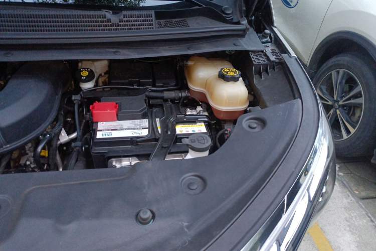 Used Buick Century 2023 2.0T Four-Seat Private Edition Engine Bay Left