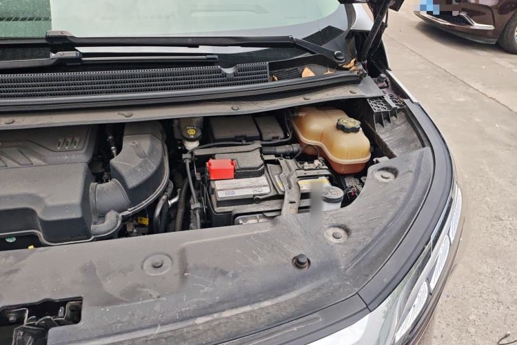 Used Buick Century 2023 2.0T Six-Seater Yinshi Edition Engine Bay Left