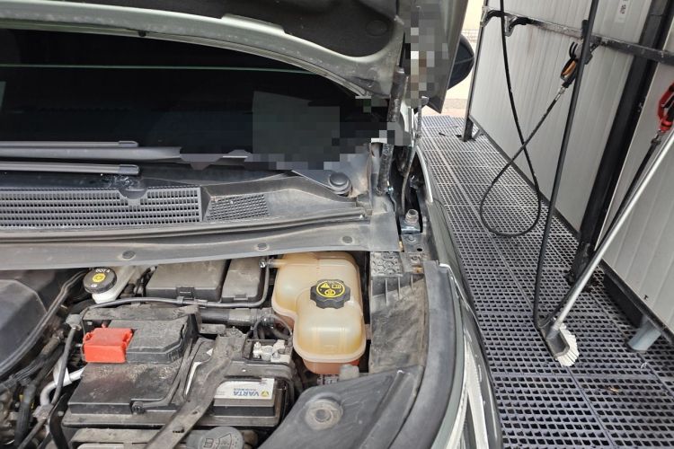 Used Buick Century 2023 2.0T Four-Seat Private Edition Engine Bay Left