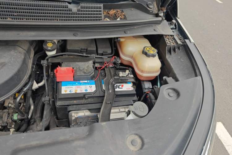 Used Buick Century 2023 2.0T Four-Seat Private Edition Engine Bay Left
