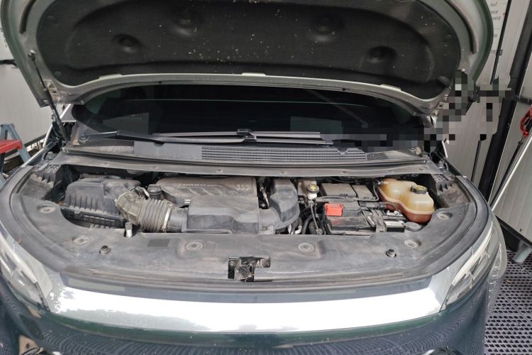 Used Buick Century 2023 2.0T Four-Seat Private Edition Engine Bay