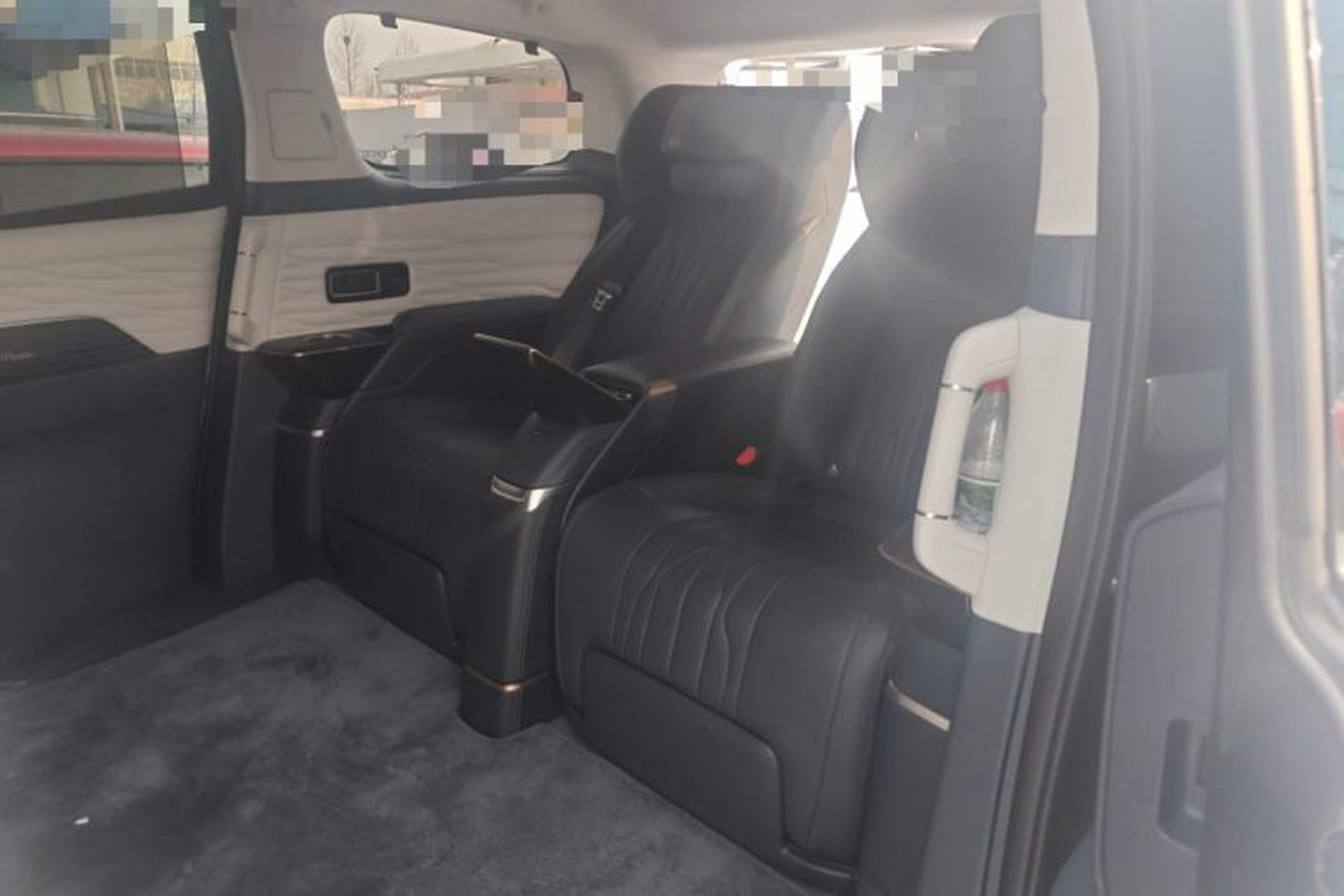 Used Buick Century 2023 2.0T Four-Seat Private Edition Left Rear Seat