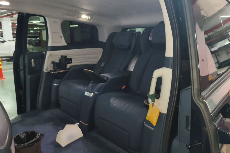 Used Buick Century 2023 2.0T Four-Seat Private Edition Left Rear Seat