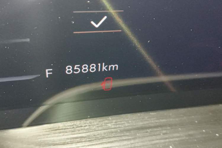 Used Buick Century 2023 2.0T Four-Seat Private Edition Odometer Close Up