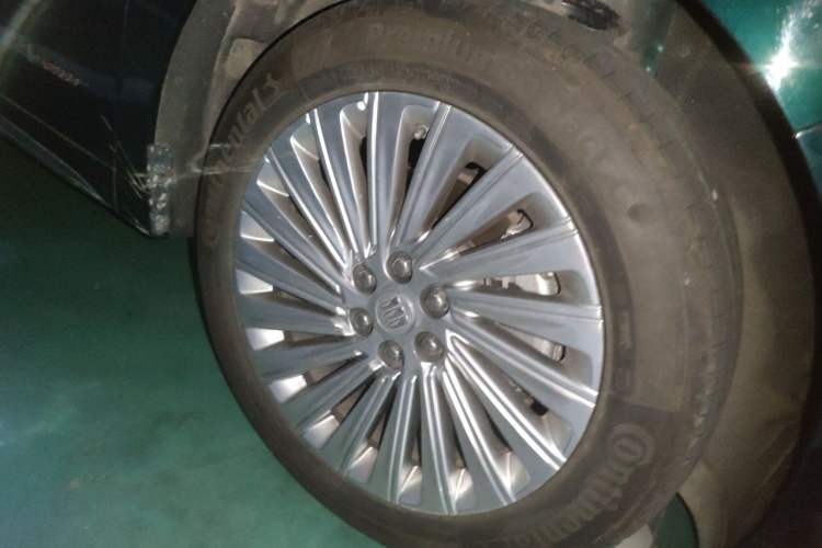 Used Buick Century 2023 2.0T Four-Seat Private Edition Right Front Wheel Hub