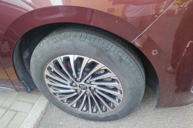 Used Buick Century 2023 2.0T Seven-Seater Yinshi Edition Right Front Wheel Hub