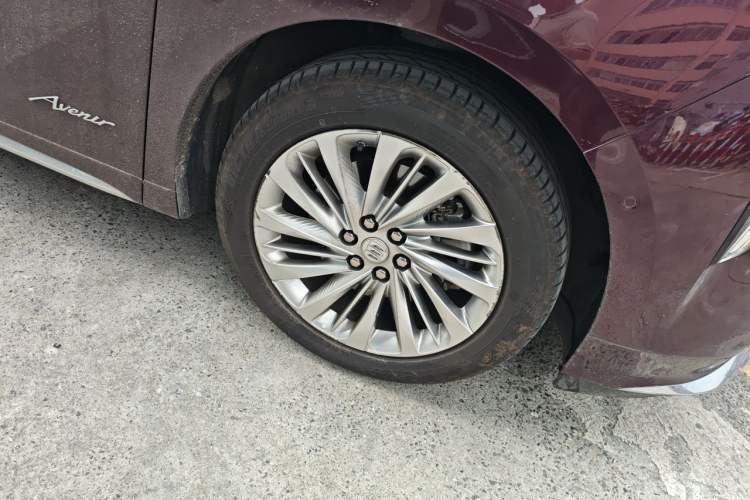 Used Buick Century 2023 2.0T Six-Seater Yinshi Edition Right Front Wheel Hub