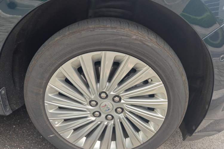 Used Buick Century 2023 2.0T Four-Seat Private Edition Right Front Wheel Hub