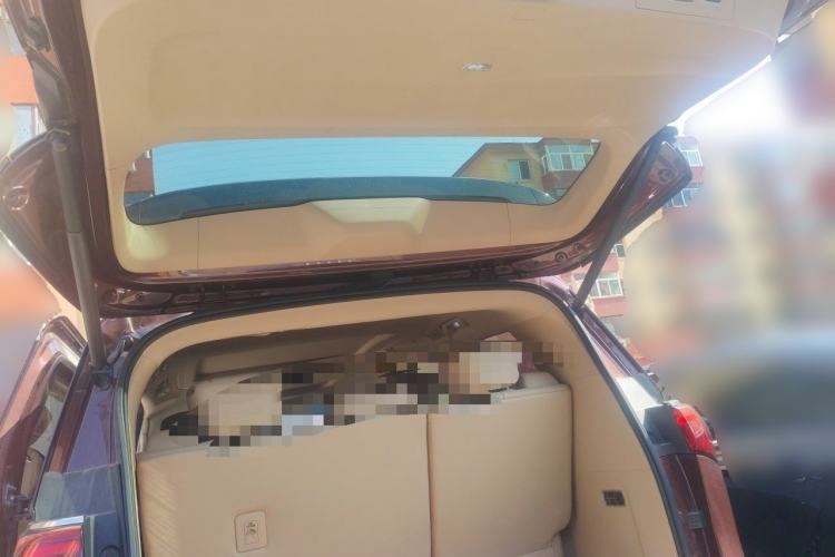 Used Buick Century 2023 2.0T Seven-Seater Yinshi Edition Trunk