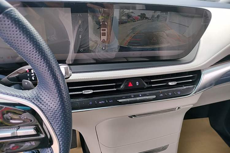 Used Buick Century 2023 2.0T Seven-Seater Yinshi Edition Audio And AC Panel