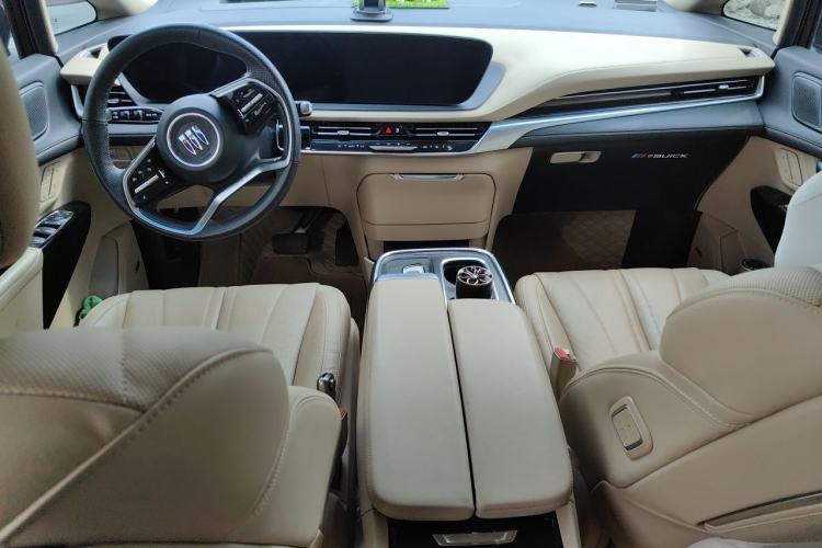 Used Buick Century 2023 2.0T Seven-Seater Deluxe Edition Center Console