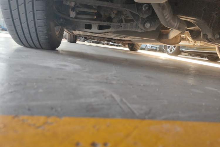 Used Buick Century 2023 2.0T Seven-Seater Deluxe Edition Chassis Rear Left