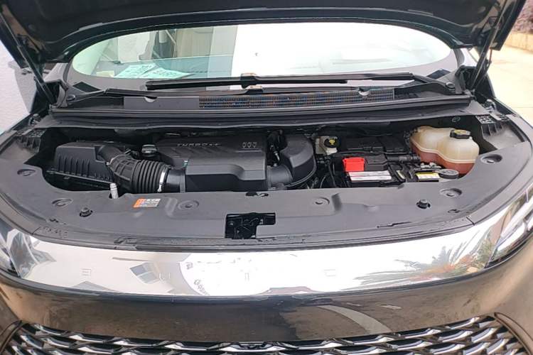 Used Buick Century 2023 2.0T Seven-Seater Yinshi Edition Engine Bay