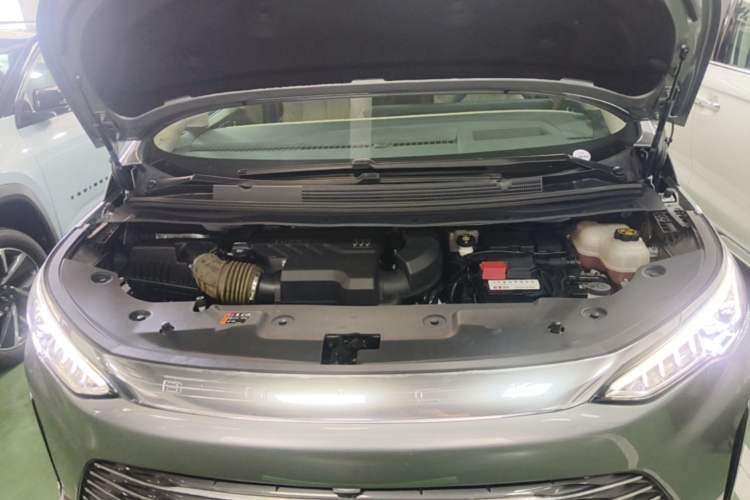 Used Buick Century 2023 2.0T Seven-Seater Deluxe Edition Engine Bay