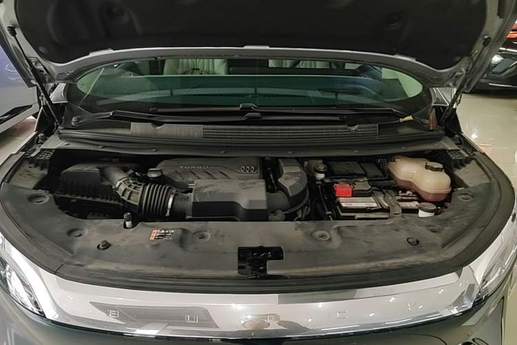 Used Buick Century 2023 2.0T Four-Seat Private Edition Engine Bay