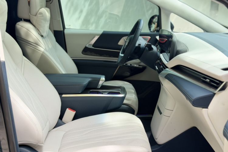 Used Buick Century 2023 2.0T Four-Seat Private Edition Interior 2