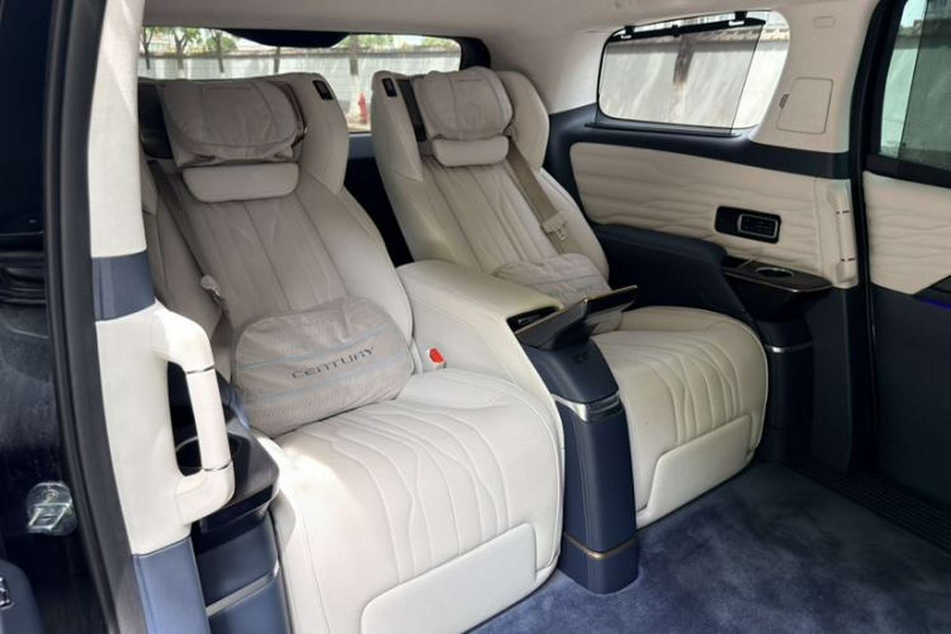 Used Buick Century 2023 2.0T Four-Seat Private Edition Interior 4