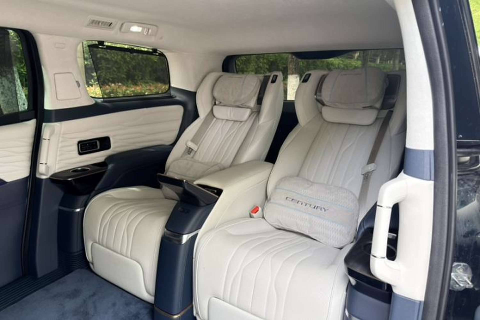 Used Buick Century 2023 2.0T Four-Seat Private Edition Interior 9