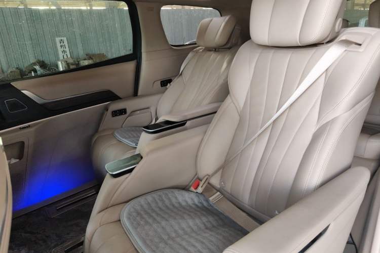 Used Buick Century 2023 2.0T Seven-Seater Deluxe Edition Left Rear Seat
