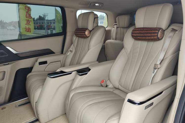Used Buick Century 2023 2.0T Seven-Seater Deluxe Edition Left Rear Seat
