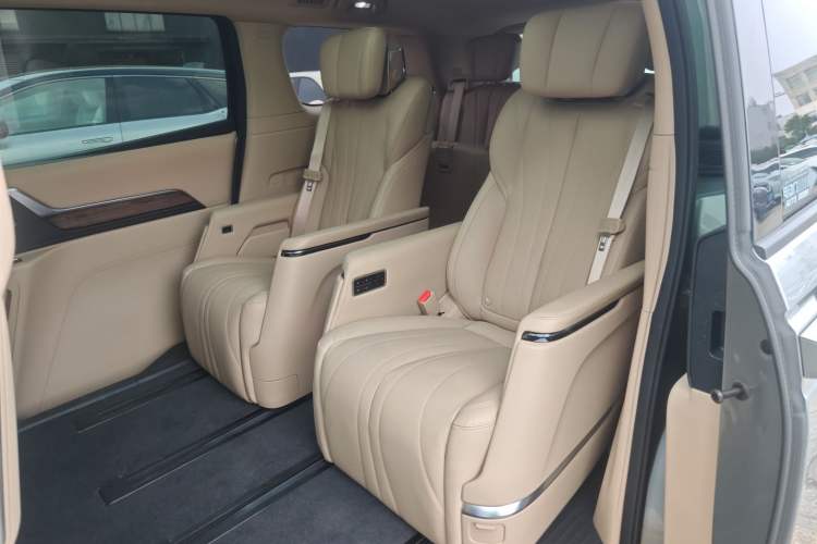Used Buick Century 2023 2.0T Seven-Seater Deluxe Edition Left Rear Seat