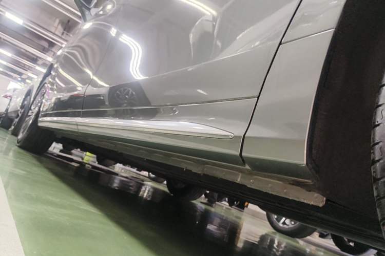 Used Buick Century 2023 2.0T Seven-Seater Deluxe Edition Left Side Sill